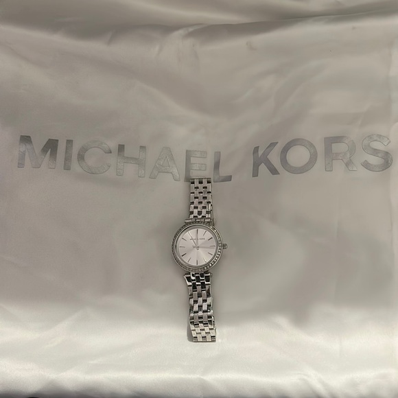 Micheal Kors Watch - Picture 1 of 5